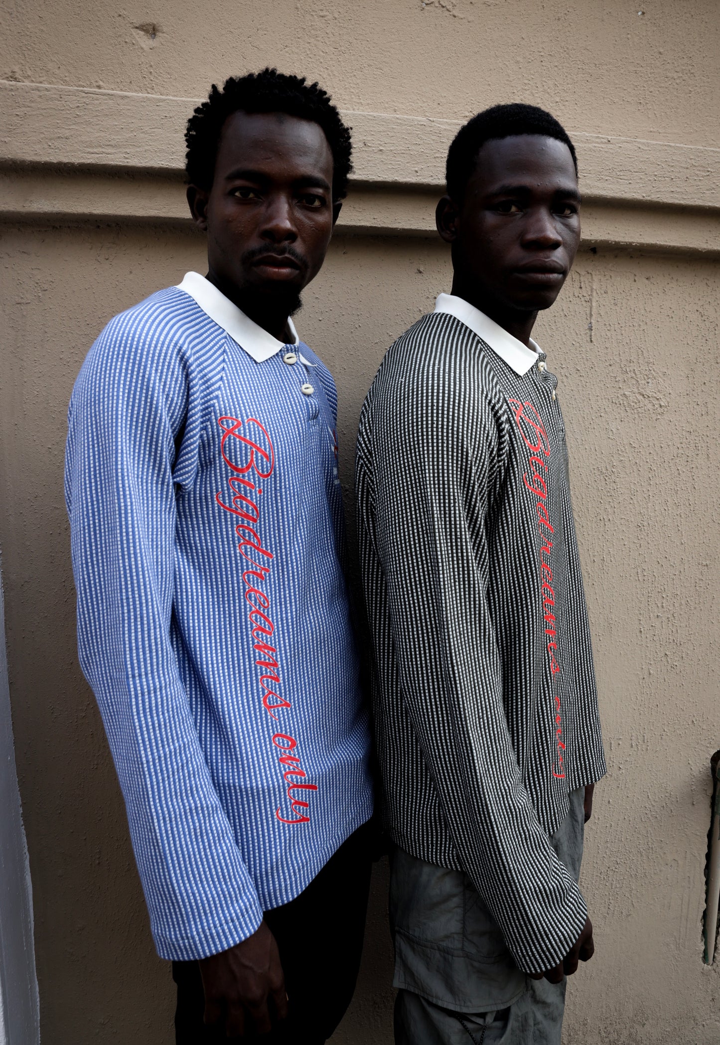 Cowry buttoned sleeve